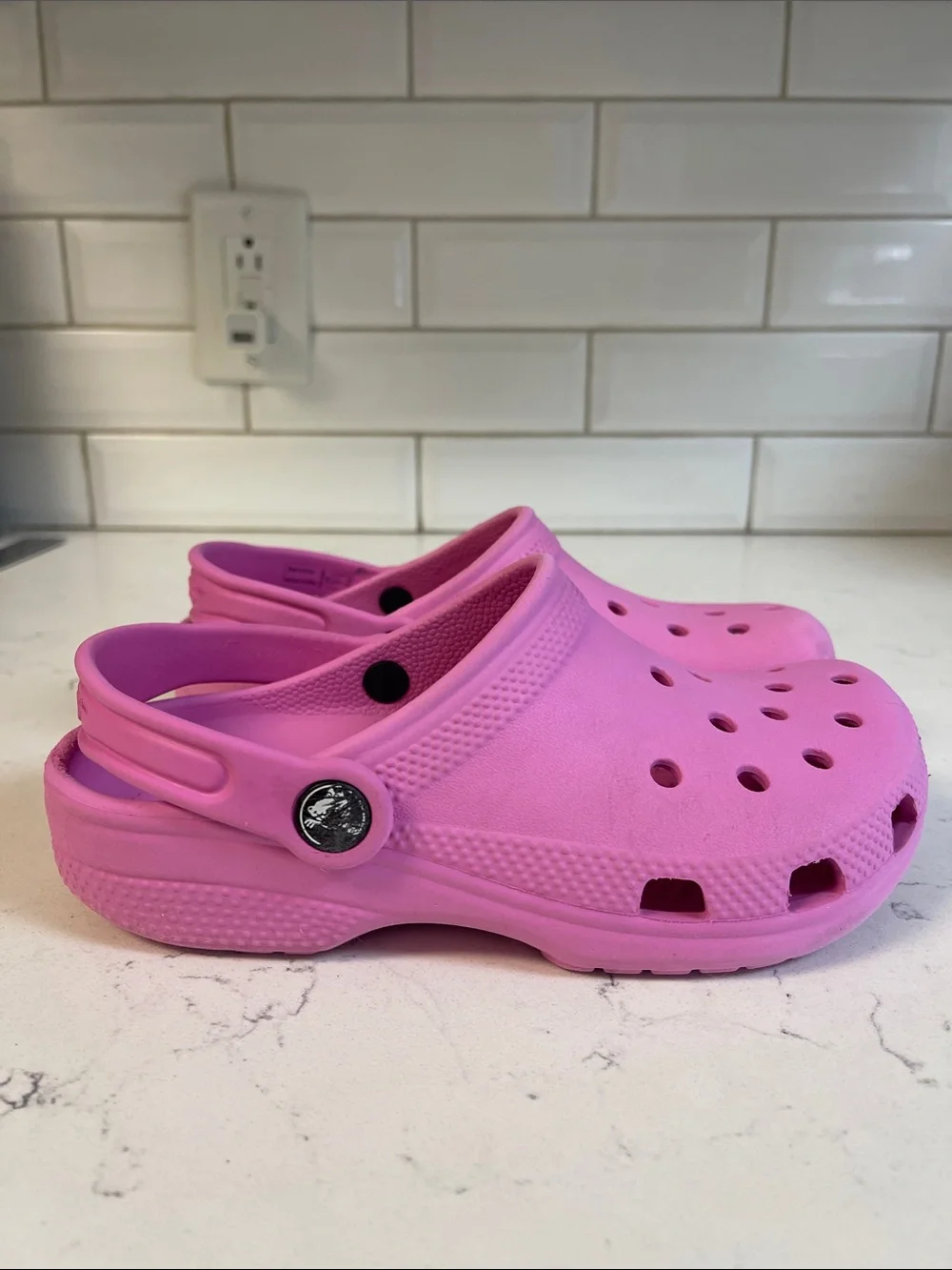 Crocs Classic Clogs Pink Kids Size Junior 2 Style # 206991 Fun Rubber Shoes